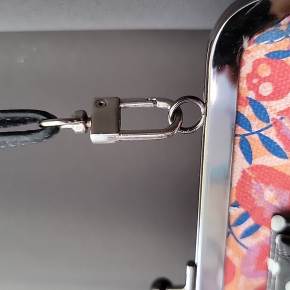 Iron Fist Clutch - Picture 3 of 10